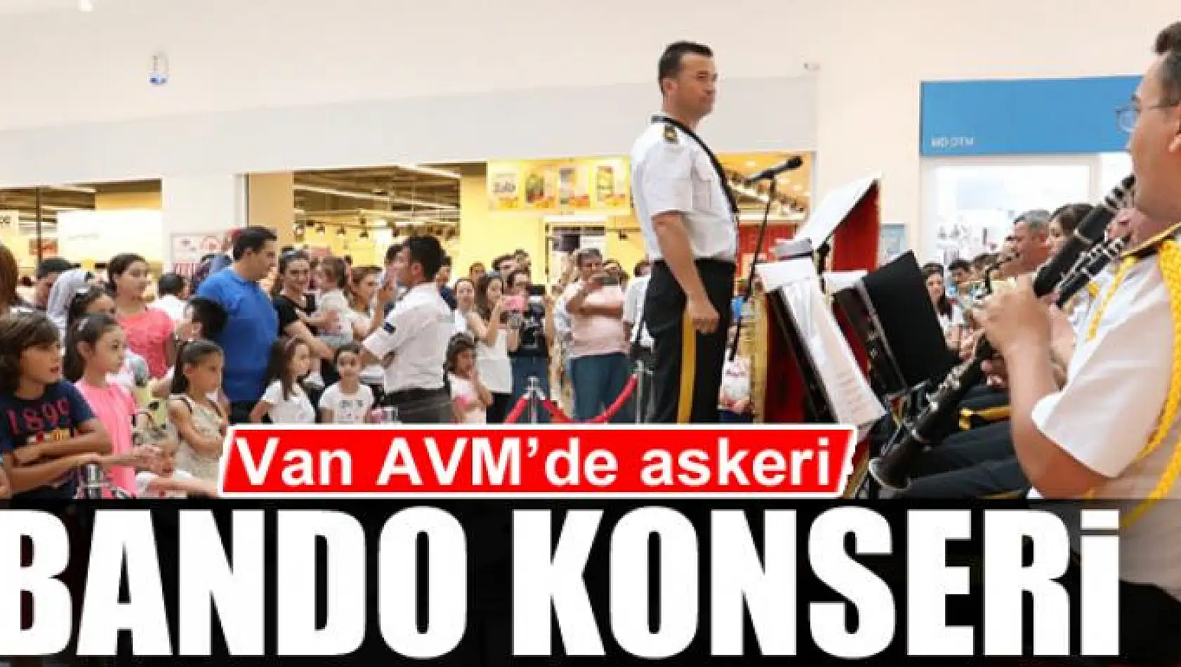 Van AVM'de askeri bando konseri