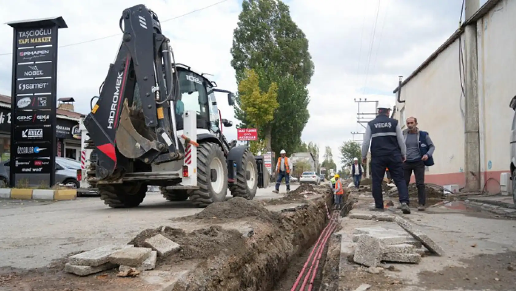 VEDAŞ elektrik şebekesini yer altına aldı