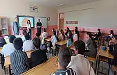 Alhan'ın okul ziyaretleri sürüyor