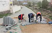 Başkale'de yol çalışmaları sürüyor