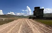Edremit'te yol yapım çalışmaları devam ediyor