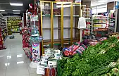 Van'da market ve bakkalların ekmek dolapları boş kaldı