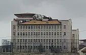Van'da şiddetli fırtına çatıları uçurdu