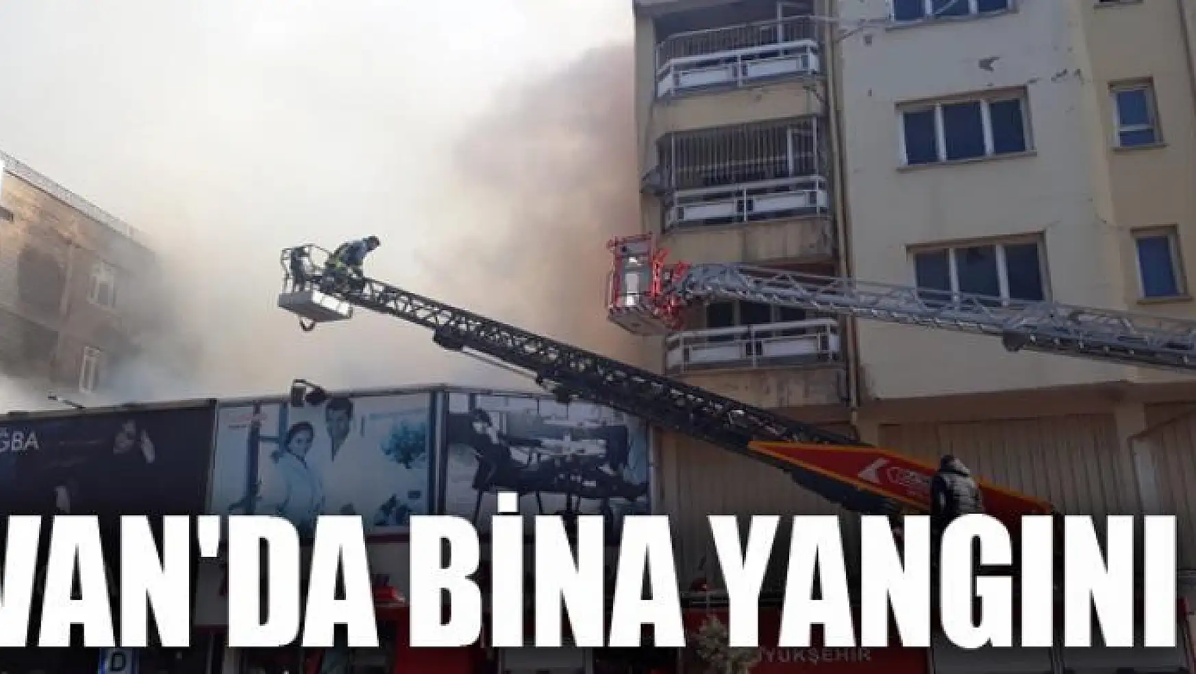 Van'da bina yangını