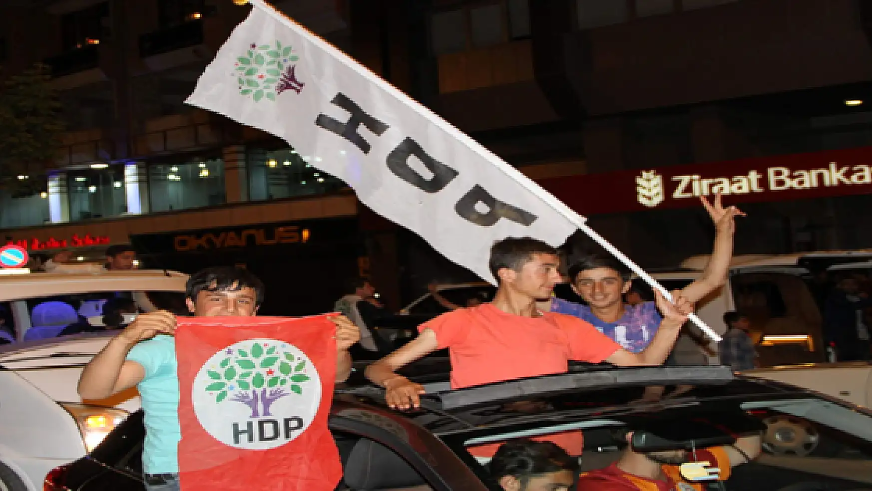 HDPden Seçim Kutlaması 