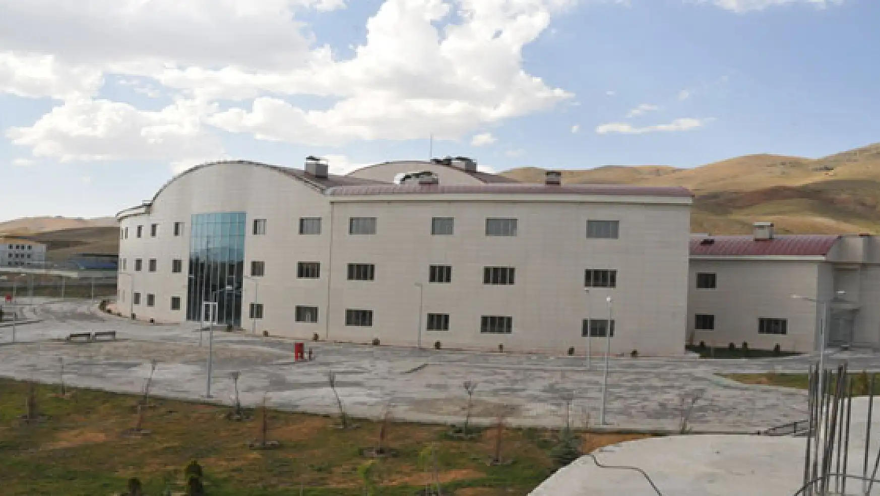 Özalp'a 75 Yataklı Yeni Devlet Hastahanesi