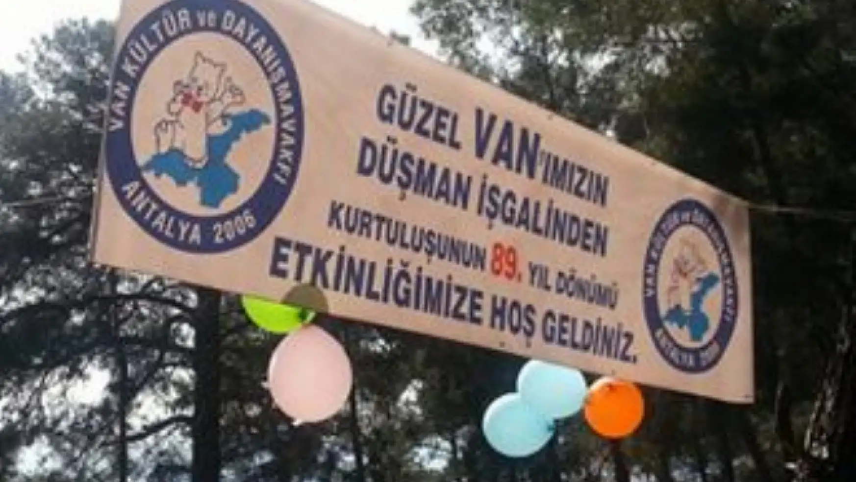 Vanlılar Antalya'da  Van'ın Kurtuluşunu Kutladı