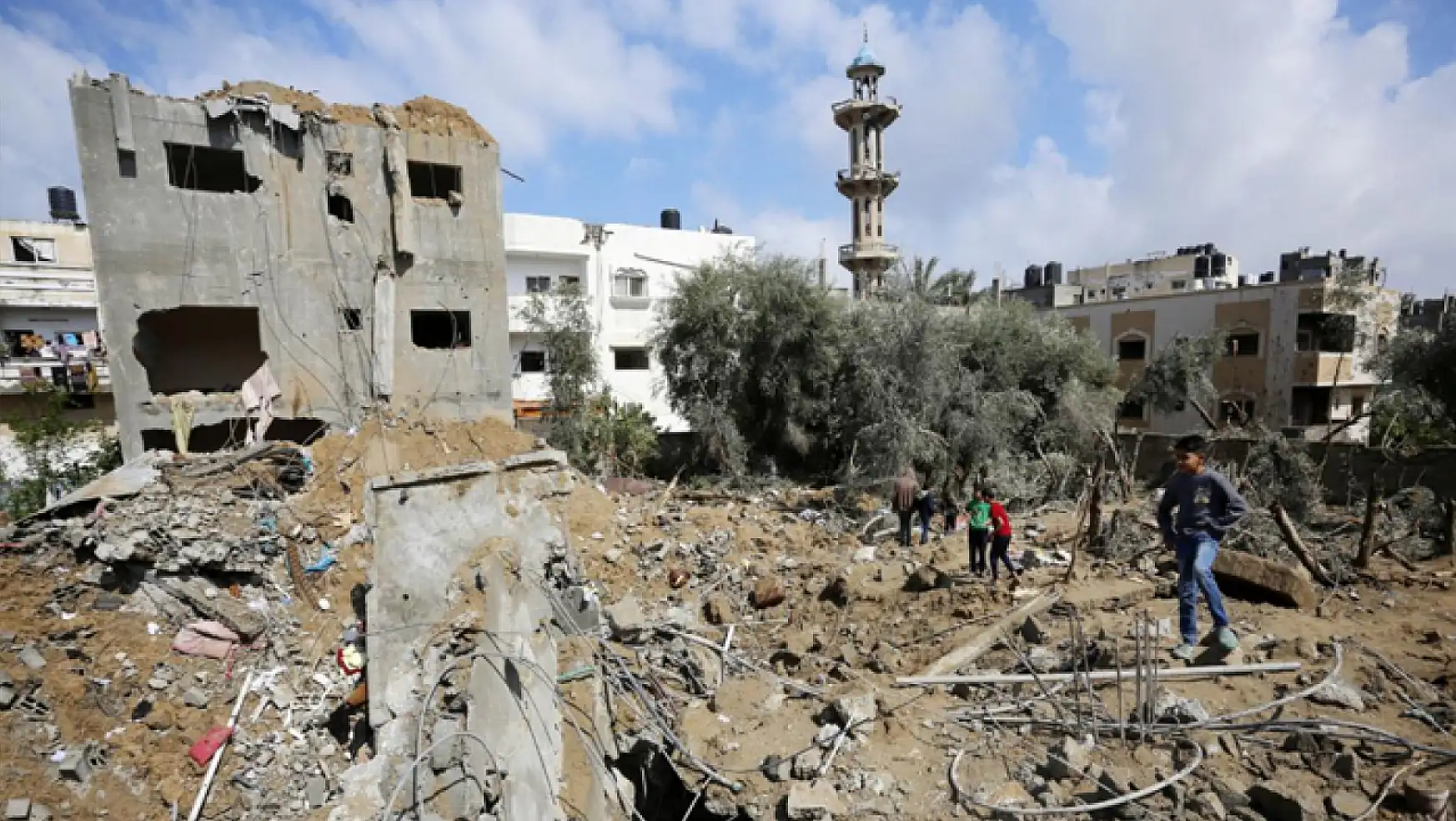 Gazze'de can kaybı 33 bin 545'e yükseldi