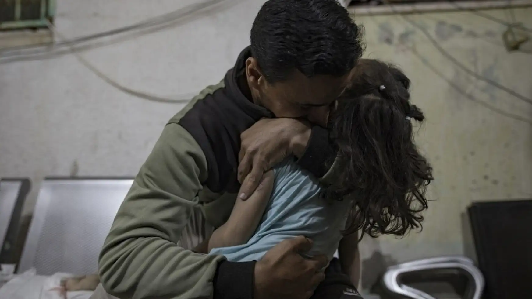 Gazze'de can kaybı 34 bin 97'ye yükseldi