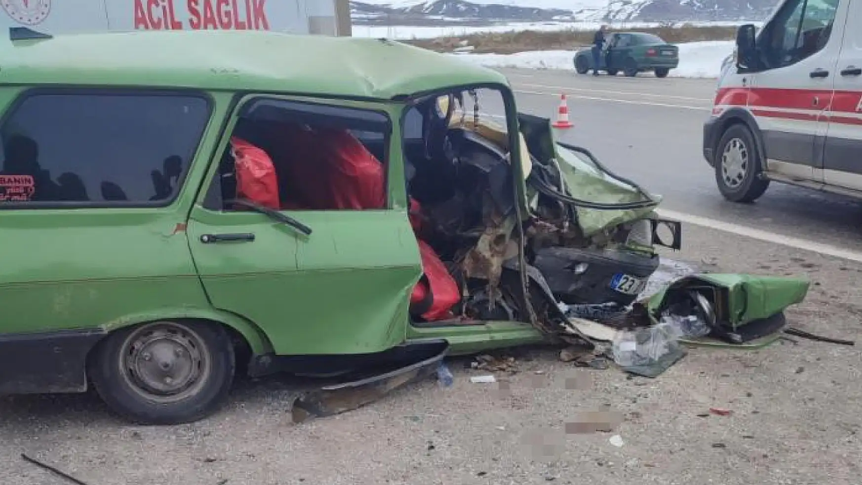 Van'da feci kaza: Ölü ve yaralılar var