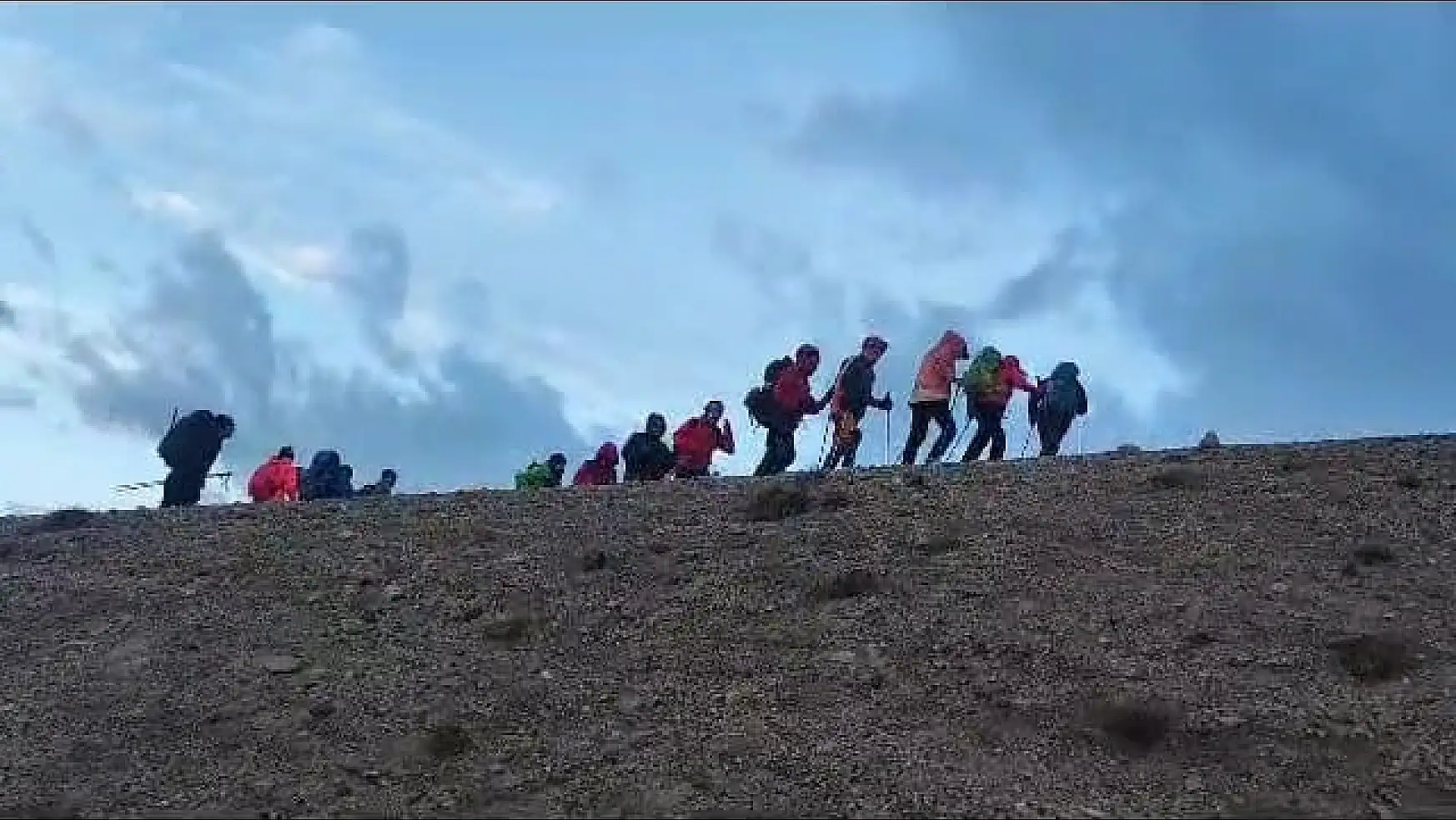 Yerli ve yabancı dağcılardan Süphan Dağı'na yoğun ilgi