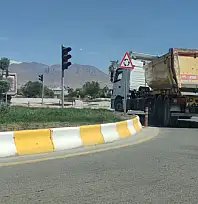 Ağır vasıtaların kullandığı sahil yolunun bazı bölümlerinde çökmeler oldu