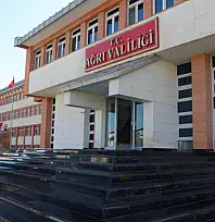 Ağrı Valiliği sürücüleri buzlanmaya karşı uyardı