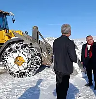 AK Parti Tuşba İlçe Başkanı Kanan, kar temizleme çalışmalarını inceledi
