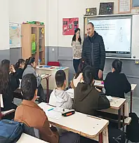 Alhan'dan öğretmen ve öğrencilere destek ziyareti