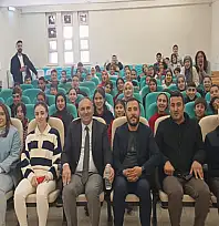 Alhan öğrencilerle kariyer ve kişisel gelişim üzerine buluştu