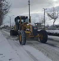 Bahçesaray'da 71 yerleşim yerinin yolu ulaşıma kapandı