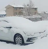 Başkale'de araçlar kara gömüldü