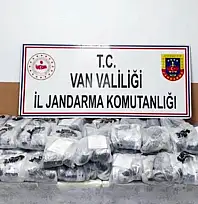 Başkale'de gümrük kaçağı malzeme ele geçirildi