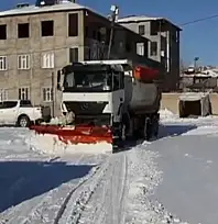 Beyüzümü Mahallesi'nde karla mücadele çalışması