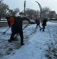 Büyükşehir, karla mücadele çalışmalarını sürdürüyor