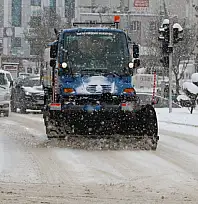 Büyükşehir karla mücadele çalışmalarını sürdürüyor