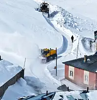 Büyükşehir kırsalda karla mücadelesini sürdürüyor