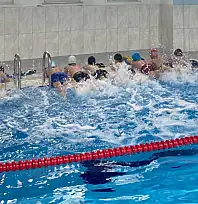 Çatak'ta çocuklar yüzmeyle büyüyor