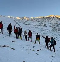 Dağcılardan Öğretmenler Günü'ne özel tırmanış