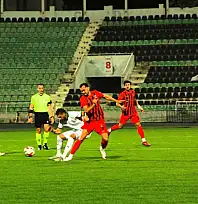 Denizli İdmanyurdu mütevazi kadrosuyla yoluna devam ediyor