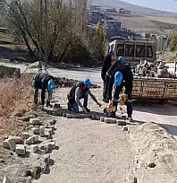 Edremit Belediyesi kış öncesi yol yapım çalışmalarını hızlandırdı