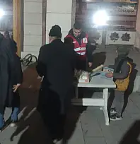 Erciş Kızılay Şubesi'nden Regaip Kandili ikramı