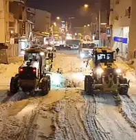 Erciş'te kar temizleme çalışmaları sürüyor