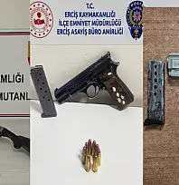 Erciş'te ruhsatsız silah ele geçirildi