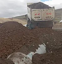 Erciş'te su tahliyesi çalışmaları devam ediyor