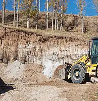 Erciş'te taziye evi çevresinde düzenleme çalışması