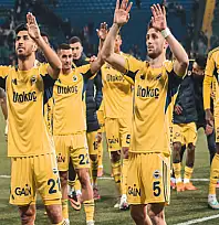 Fenerbahçe son 2 deplasmanda 2-0 geriden gelerek kazandı