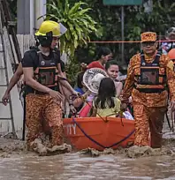 Filipinler'i Kalmaegi Tayfunu vurdu: 2 ölü