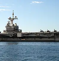 Fransa, yeni uçak gemisi inşa edecek