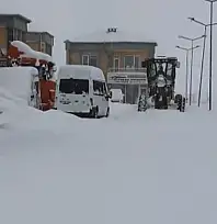 Galericiler Sitesi'nde kar temizleme çalışması
