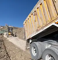 Gedelova Mahallesi'nde stabilize yol çalışması