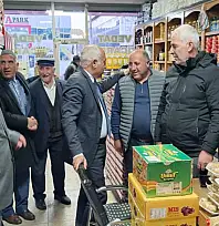 Güngöralp, Çaldıran'da esnafları ziyaret ederek sorunları dinledi