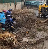 Gürpınar'da içme suyu ve kanalizasyon arızalarına müdahale edildi
