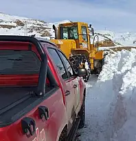 Hakkari'de zorlu kışta su seferberliği