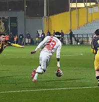 İlk devre Adana Demirspor–İstanbulspor maçıyla tamamlanacak