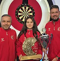 İngiltere'de fırtına gibi esen Denizlili Zehra dünya şampiyonu oldu