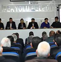 İpekyolu Belediyesi, halkın sorunlarını dinliyor