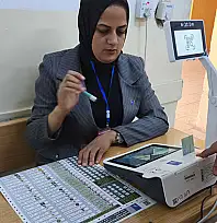 Irak'ta genel seçim için düzenlenen özel oylamaya katılım yüzde 82,42 oldu