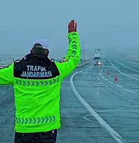 Jandarma trafik ekiplerinden kış lastiği denetimi