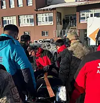 Kayak merkezinde düşerek yaralanan şahsın yardımına JAK ve UMKE yetişti